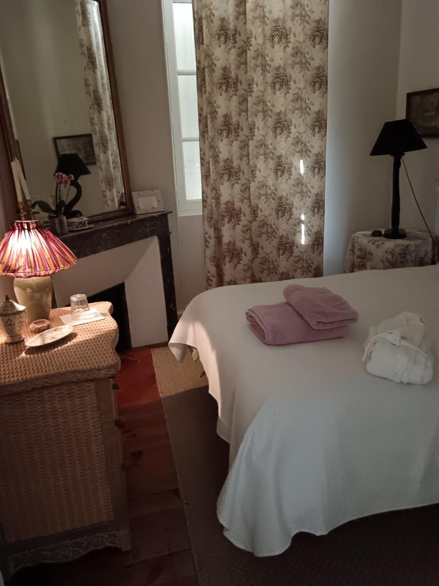 Castel La Bergerie Bed & Breakfast Laglorieuse Eksteriør bilde
