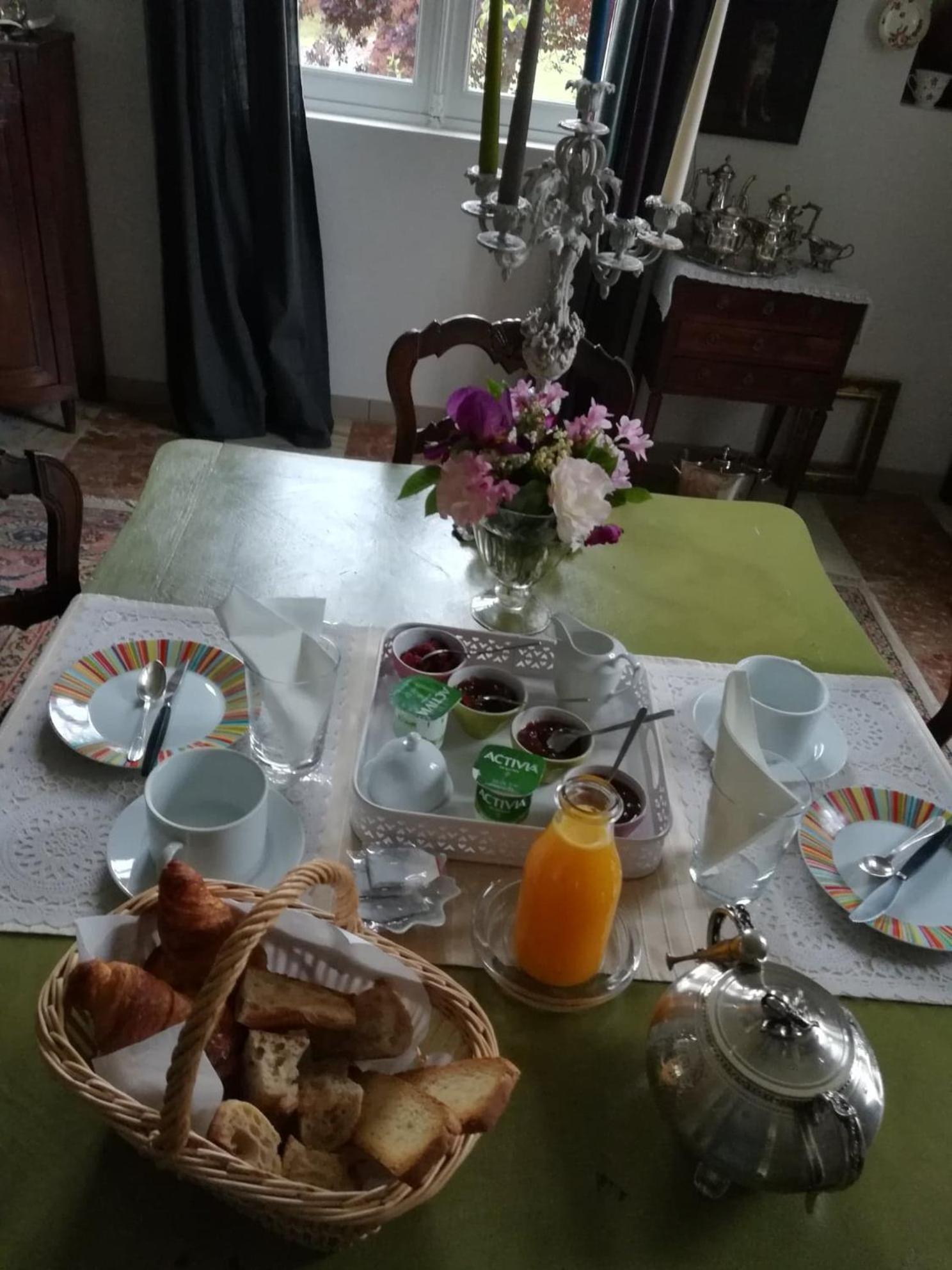 Castel La Bergerie Bed & Breakfast Laglorieuse Eksteriør bilde